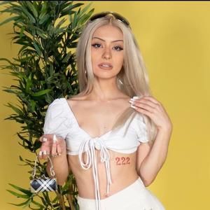 Meet your Posher, Veronica